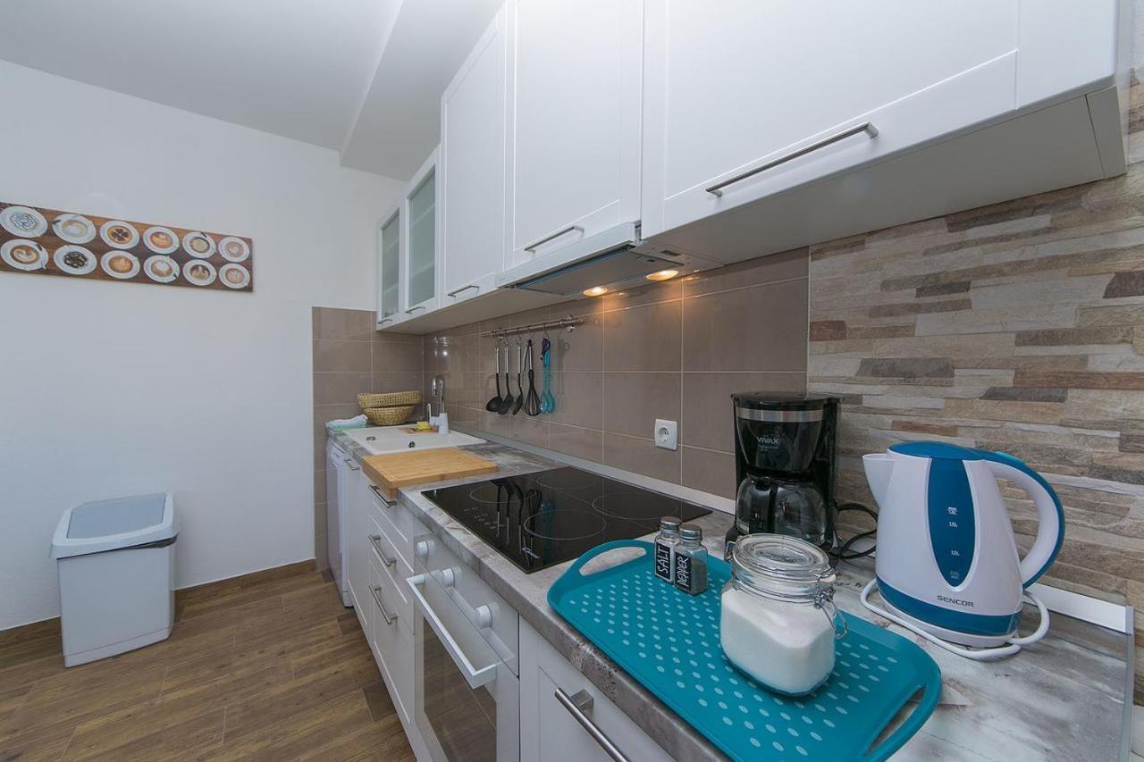 Apartments Sanja Башка-Вода Екстер'єр фото